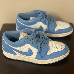 Air Jordan 1 Low UNC W shoes